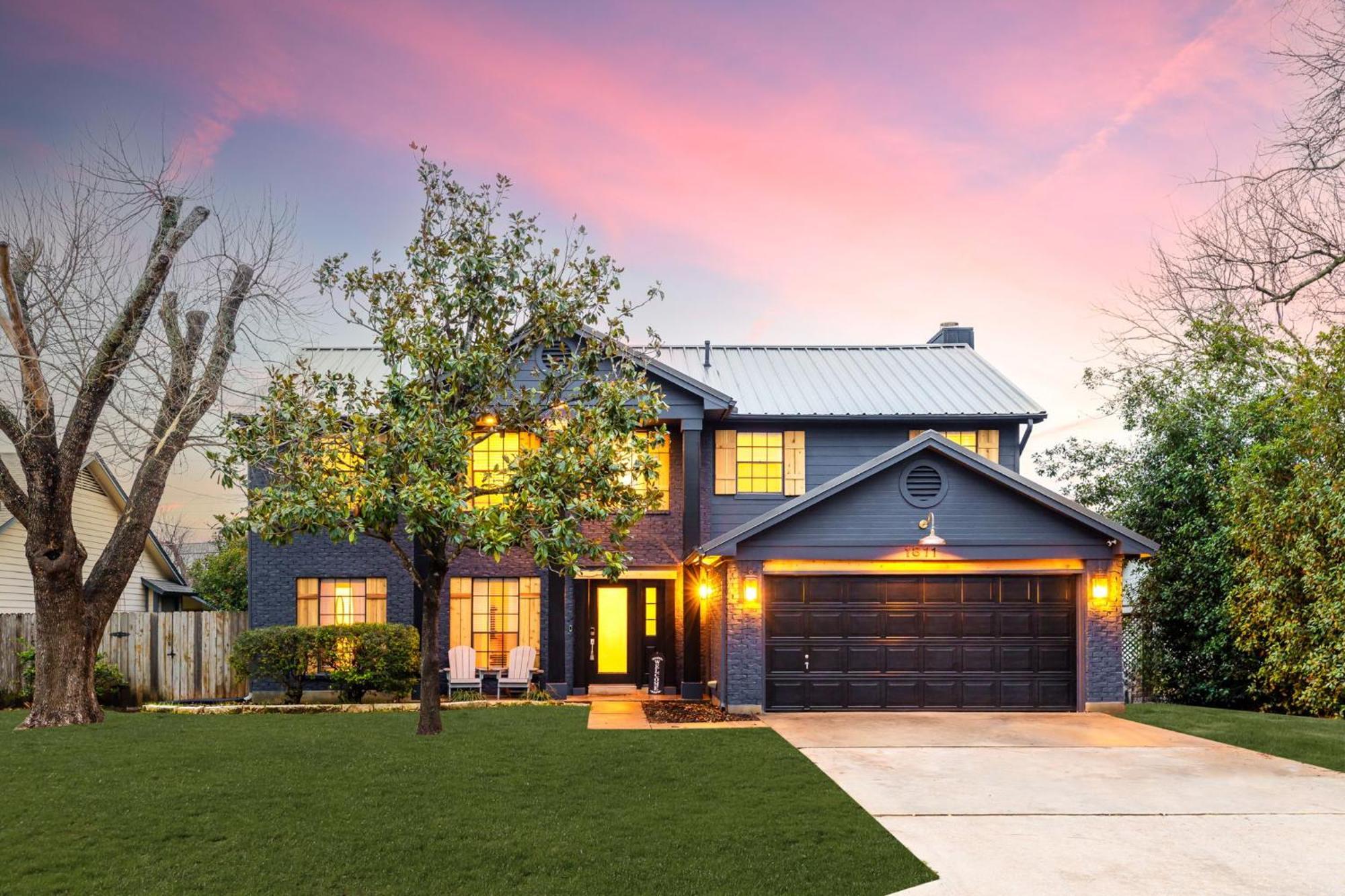 Timeless-Texas-Inn - Heated Pool Oasis & Lux Vibe Round Rock Exterior photo